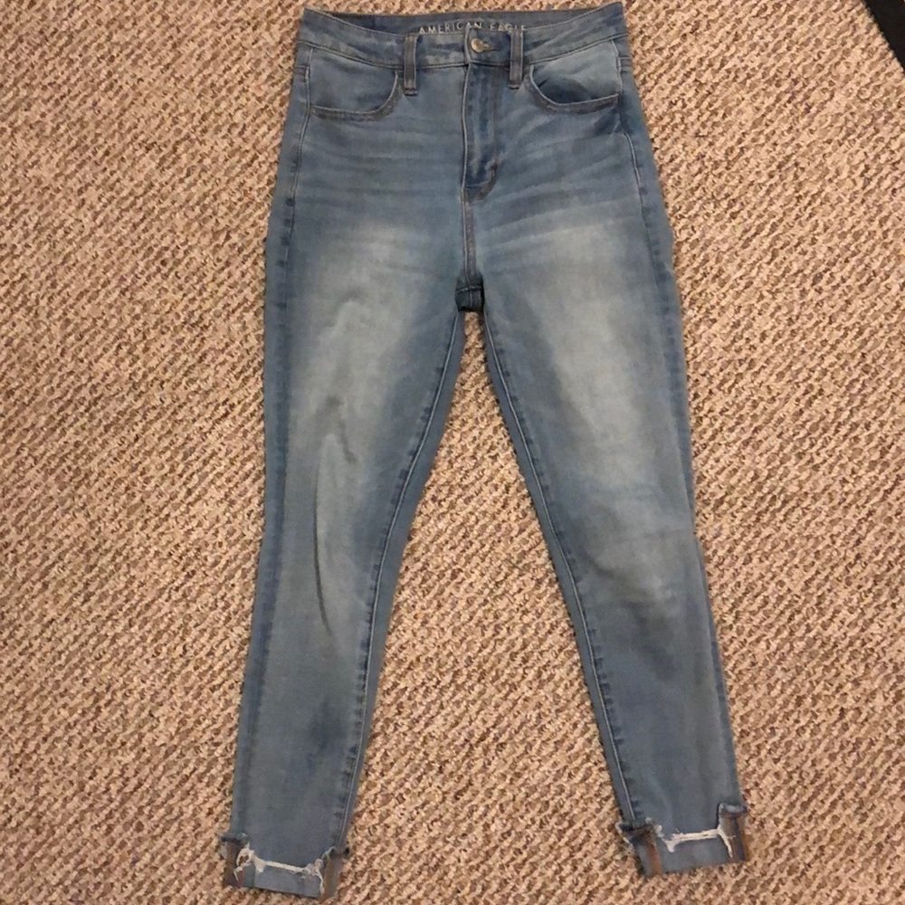 American Eagle light wash skinny Jeans